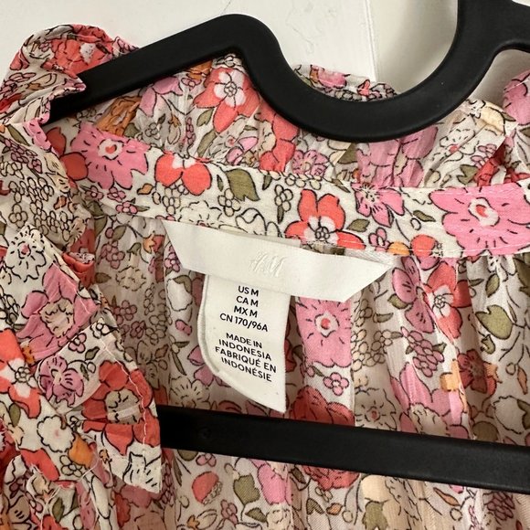 H&M Chiffon Blouse - Size M - Flower Print - Picture 3 of 3